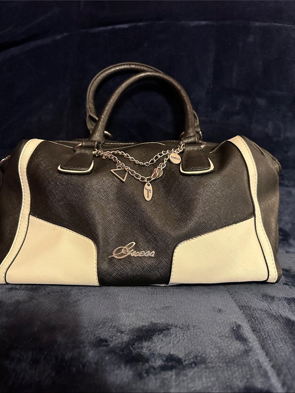 Women’s 3 Bag Bundle: Guess, Dana Buchanan & Chaps - Picture 2 of 16